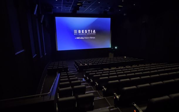 シネマサンシャイン三郷の「BESTIA(シアター12)」がさらに進化してリニューアルオープン