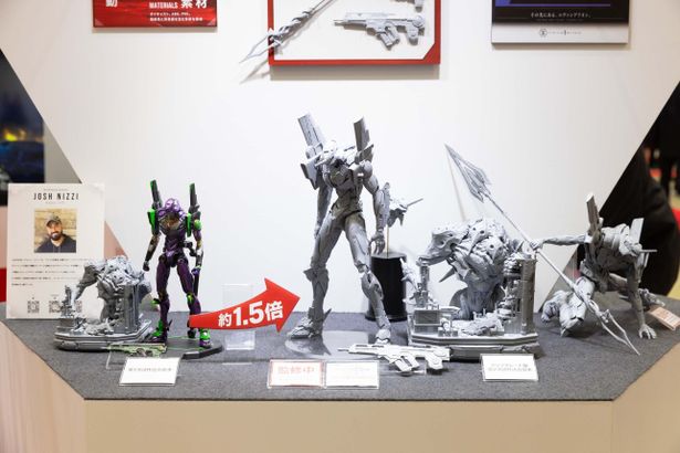 こちらも制作中のエヴァンゲリオン。サイズを見直して1.5倍に。こだわりがすごい