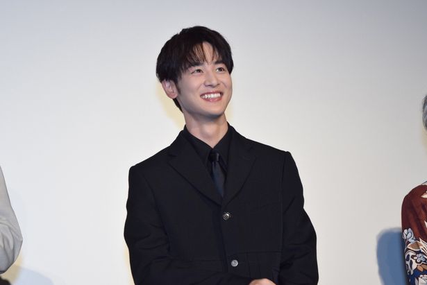 松峰健児役の小林虎之介