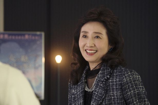 とある事件をきっかけに夕子と交流を深める女性を、芦川よしみが演じる