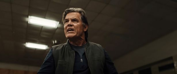 『WEAPONS／ウェポンズ』で行方不明の生徒の父親アーチャーを演じたジョシュ・ブローリン