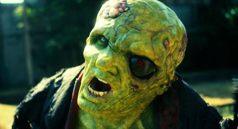 世界一醜いヒーローが音楽フェスで即興シャウト！『トキシック・アベンジャー』本編映像＆場面写真が解禁