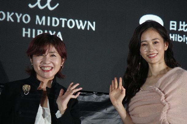 前田敦子と映画パーソナリティの伊藤さとりによるトークショー