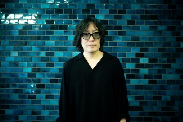 【写真を見る】「自分に関係のない話と思ったら、俺の話だった」と『mentor』の感想を語る燃え殻