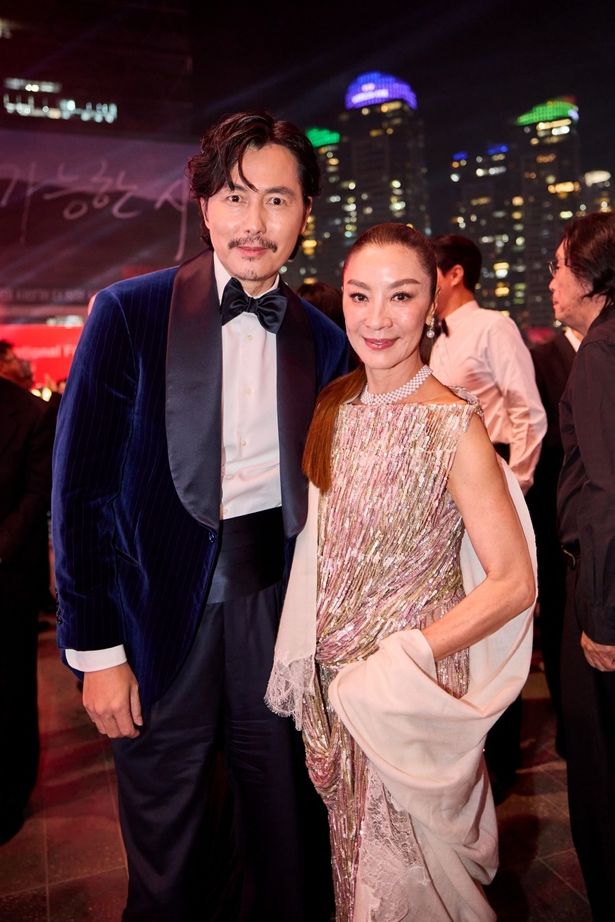 俳優チョン・ウソンとミシェル・ヨーの貴重なツーショット