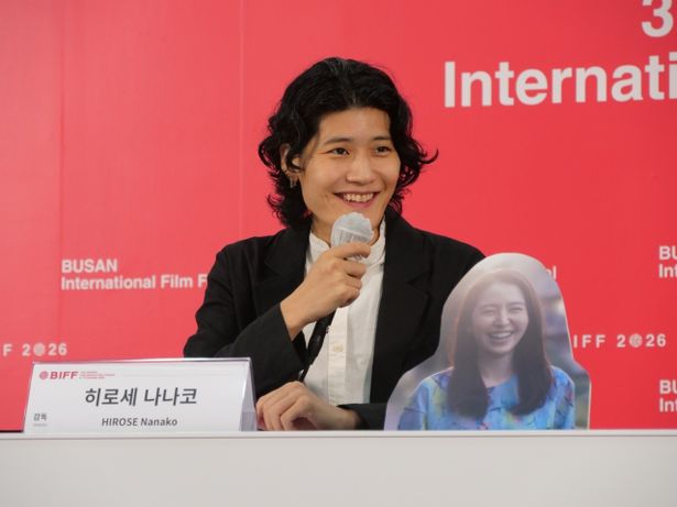 釜山国際映画祭公式記者会見での広瀬奈々子監督