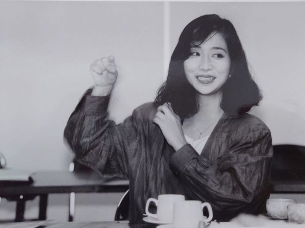 【写真を見る】日本初のハラスメント裁判を起こした当時の晴野まゆみ