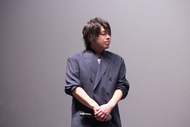 須賀ヨシキ役の松岡禎丞