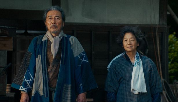 役所広司と田中裕子が逃げ出した子どもたちを助ける老夫婦を演じる