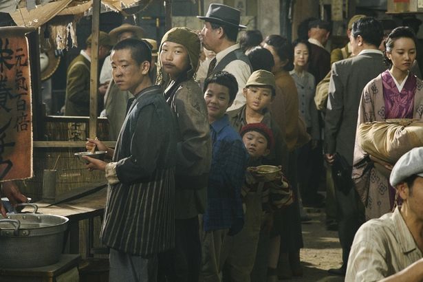戦後日本に生きる子どもたちの姿をリアルに映し出す