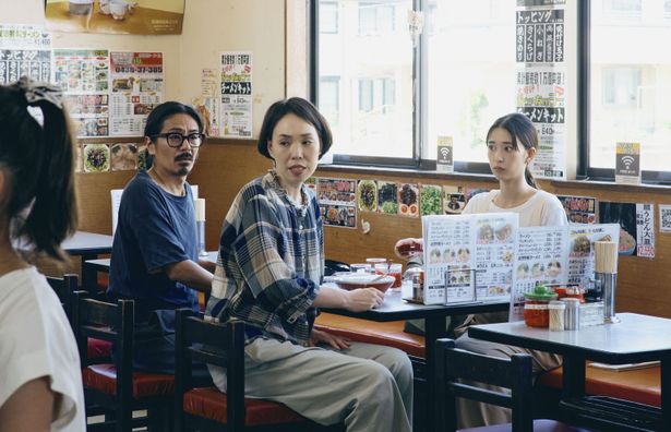 マンガ家アシスタントの土屋＆山田、編集部の潮田は3人でマンガ作りに挑む