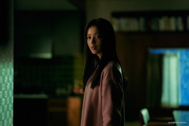 人気ホラー作家が体験する恐怖の夜を描く『髭剃り(原題：면도)』