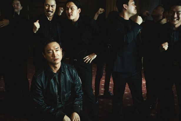 スンテ(チョ・ウジン)は料理の道を極めるため、後継者の座を辞退したいと願うが…(『BOSS／ボス』)