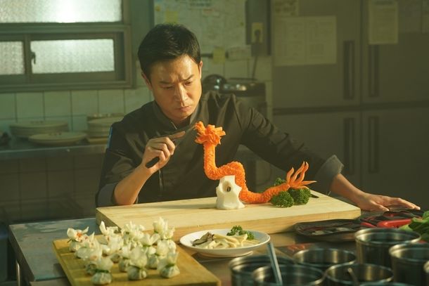 『BOSS／ボス』ではボスになりたくない料理人を好演！『インサイダーズ／内部者たち』『国家が破産する日』「ナルコの神」見応えのある作品で光るチョ・ウジンの活躍をプレイバック
