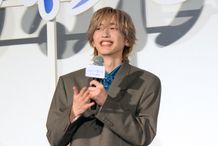 完璧なルックスを誇る高校一のイケメン・市村琥珀役の道枝駿佑