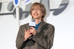 完璧なルックスを誇る高校一のイケメン・市村琥珀役の道枝駿佑