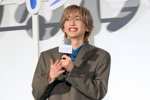 完璧なルックスを誇る高校一のイケメン・市村琥珀役の道枝駿佑