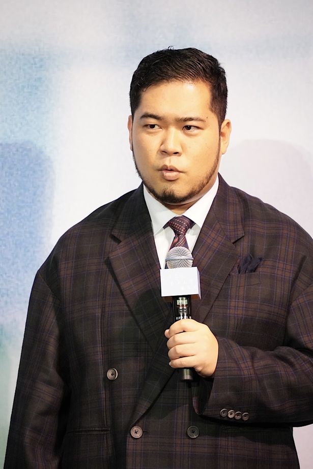 コンちゃんのパートナー・スギくんを演じた松井ケムリ