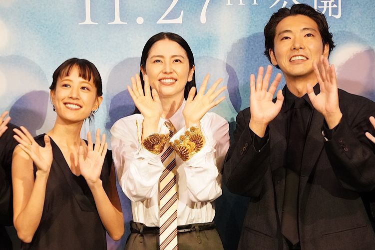 長澤まさみ、愛してやまないものは「家族」　柄本佑＆石橋静河らと『このごにおよんで愛など』ジャパンプレミア