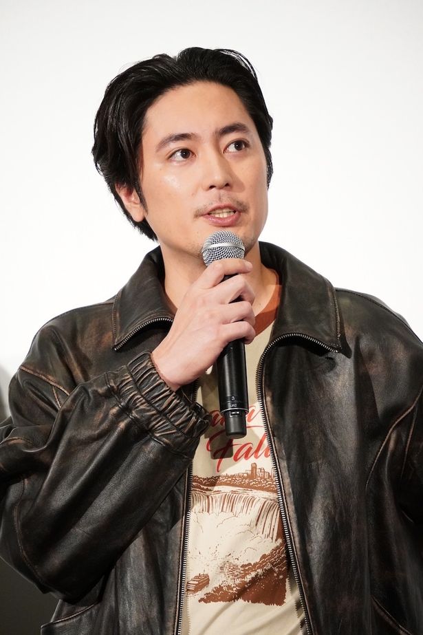 石塚満役を演じた間宮祥太朗
