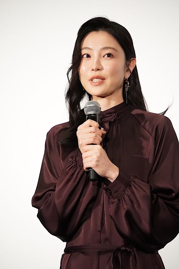 亜矢子役を演じた向里祐香