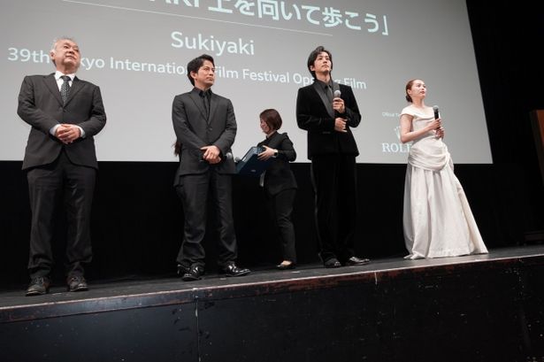 『SUKIYAKI 上を向いて歩こう』の魅力を語った4人