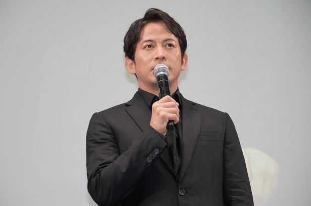 作曲家・中村八大役の岡田准一