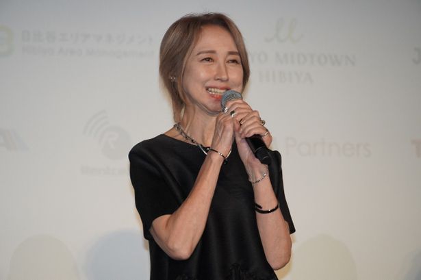 ヒロインの神崎啓子役を演じた岡安由美子