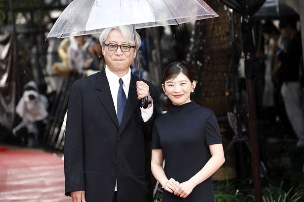 『劇場版「虎に翼」』(2027年1月15日公開)の伊藤沙莉と梛川善郎監督