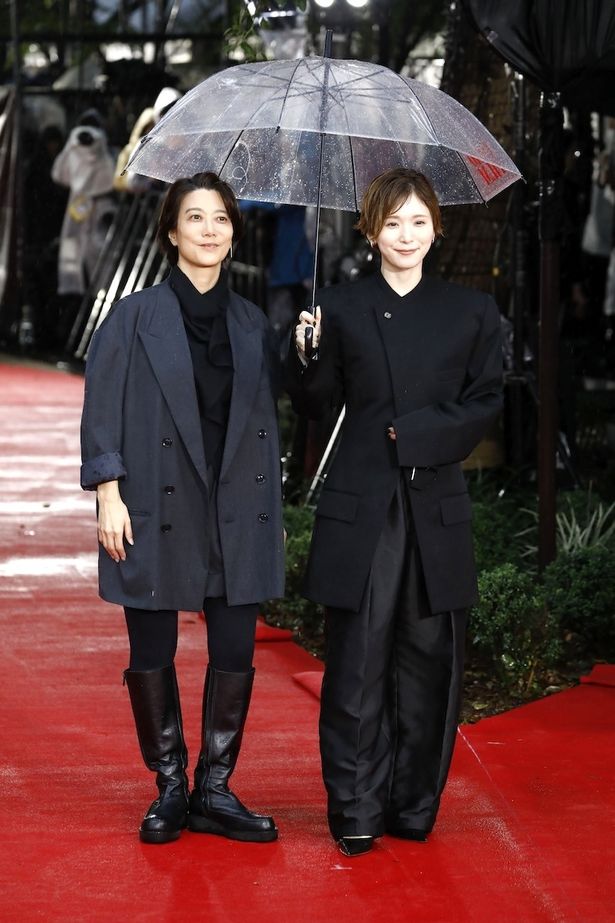 「一生忘れられない思い出」と笑顔。松岡茉優はBOTTEGA VENETA（ボッテガ・ヴェネタ）のセットアップを着用