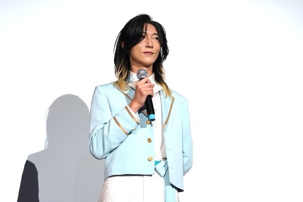 組織に潜入したものの身元バレバレのダメ警官のテギュ(イ・ギュヒョン)の声を担当したサカイJr.