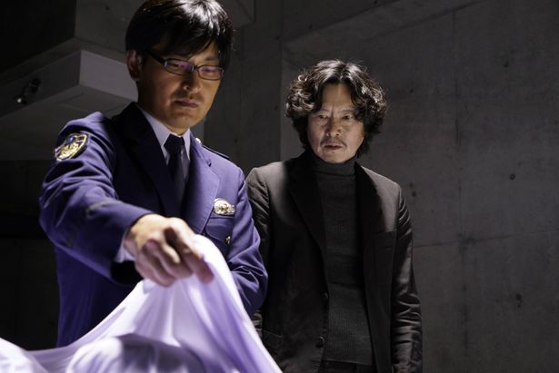 豊川悦司が演じるのは天才映画監督の甘粕才生