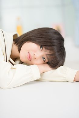 ドラマに続いて、映画「兄友」に出演する松風理咲。いまもっとも注目の若手女優だ