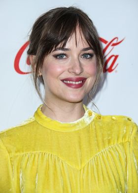 主役はダコタ！