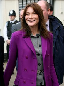 ベラ・ハディッドに激似と評判のカーラ・ブルーニ