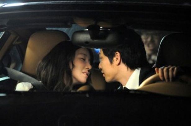 イ・ジア主演作『顔と心と恋の関係』では、素敵なキスシーンが描かれる