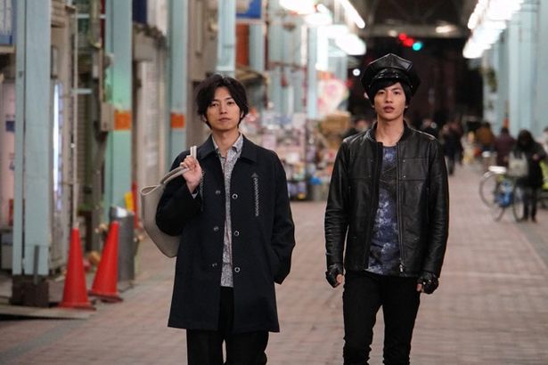 戦隊ヒーローと仮面ライダーを演じた2人がアイドルを目指す 戦隊ヒーローと仮面ライダーを演じた2人がアイドルを目指す