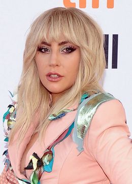 最近活動ペースを落としていたレディー・ガガ