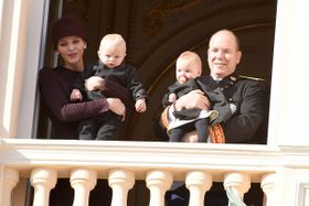 赤ちゃんの頃のジャック公子とガブリエラ公女