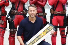 東京観光にご満悦の様子のライアン・レイノルズ