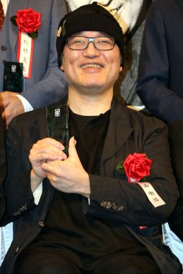 「名探偵コナン」の原作者、青山剛昌先生が満面の笑み