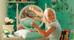 壁紙からインテリアまで、パステルカラーが彩るキュートな世界観