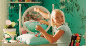 壁紙からインテリアまで、パステルカラーが彩るキュートな世界観