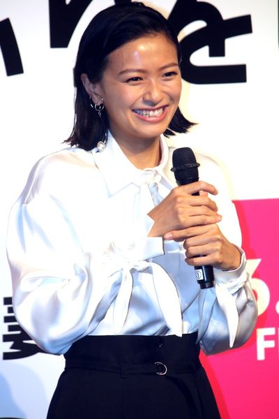 男性限定試写会に登壇した栄倉奈々
