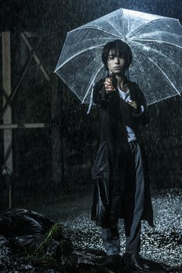 拳銃を拾ってしまった主人公・トオル役を村上虹郎が熱演
