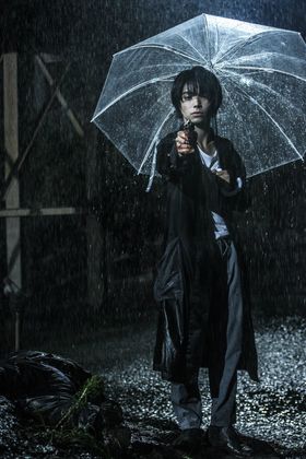 拳銃を拾ってしまった主人公・トオル役を村上虹郎が熱演