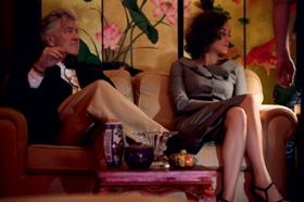 リンチ監督のもとで、コティヤールがミステリアスな女性を好演