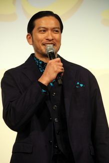 『空飛ぶタイヤ』の主演を務めた長瀬智也