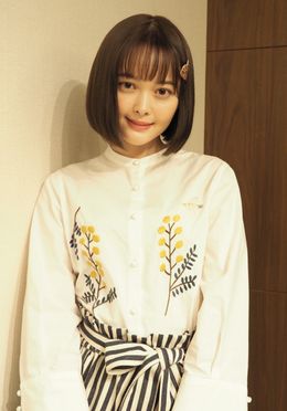 アイドルオタクの宇宙人を演じた玉城ティナ