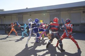 再結集したキュウレンジャーがいきなり分裂!?